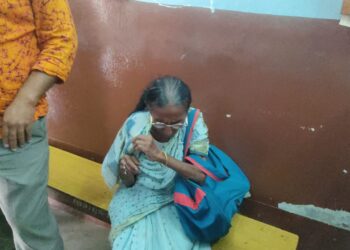 বোনের জায়গায় চাকরি করছিলেন দিদি, শিশুশিক্ষা কেন্দ্রে অনিয়ম ধরা পড়তেই শোড়গোল ভাতারে