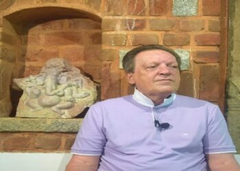 হিন্দুরা খুব শান্তিপ্রিয়,খ্রিস্টান ও মুসলিমদের হামলার শিকার, অতীত ইতিহাস থেকে শিক্ষা নিয়ে হিন্দুদের রুখে দাঁড়ানো উচিত : ফরাসি সাংবাদিক