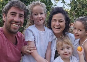 শিশু,বৃদ্ধ-বৃদ্ধাদের নির্বিচারে অপহরণ ও হত্যা-নৃশংসতায় আইএসকে টেক্কা দিচ্ছে হামাসের সন্ত্রাসীরা, হামাসের সমর্থনে আলিগড় মুসলিম বিশ্ববিদ্যালয়