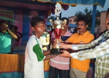 মঙ্গলকোটের গণপুরে অনুষ্ঠিত হল একদিবসীয় সাব জুনিয়র ফুটবল প্রতিযোগিতা