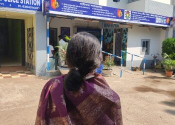 প্রেমের টানে বাড়ি থেকে পালানো দুই কিশোরীকে উদ্ধার করল ভাতার থানার পুলিশ