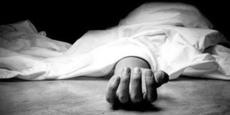 কলকাতার শ্যামবাজারে রাস্তা থেকে যুবকের রক্তাক্ত দেহ উদ্ধার করল পুলিশ