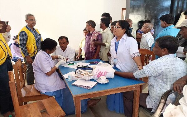 ভাতারের প্রাক্তন বিধায়কের জন্মদিবসে বিনামূল্যে চক্ষু পরীক্ষা শিবির