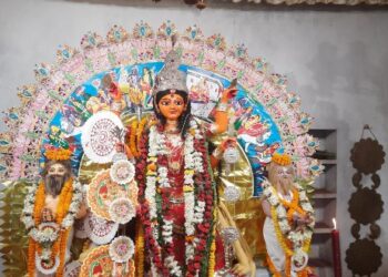 পুরাণ মেনে নারদ মুনি ও ব্যাসদেবকে সঙ্গে নিয়ে দেবী জগদ্ধাত্রীর পূজো