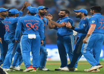 শ্রীলঙ্কার বিরুদ্ধে ৩০২ রানে জিতে রেকর্ড গড়ল ভারত