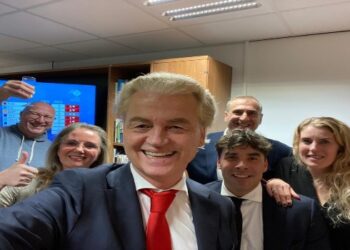 এক্সিট পোলে এগিয়ে যেতেই কোরান নিষিদ্ধ করার কথা ঘোষণা করলেন ডাচ সাংসদ গির্ট ওয়াল্ডার্স