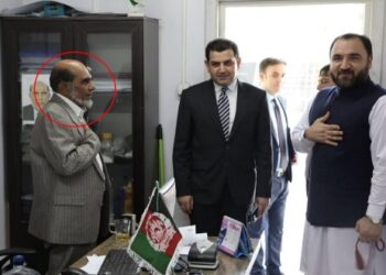 প্রাক্তন সরকারী আইনজীবী এবং তার বোনের মুখে জোর করে বিষ ঢেলে দিয়ে মারল তালিবান