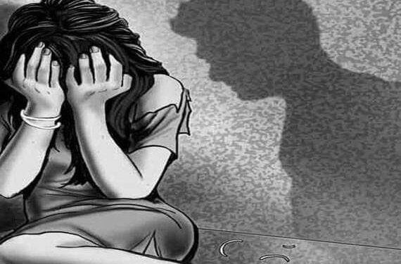 বীরভূমের আদিবাসী কিশোরীকে জানালা ভেঙে তুলে নিয়ে যাওয়ার অভিযোগ তৃণমূলের পঞ্চায়েত সদস্যের ছেলের বিরুদ্ধে