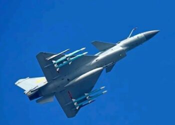 ভারতীয় বিমান বাহিনী ১২ টি Su-30 MKI যুদ্ধবিমান কেনার জন্য হিন্দুস্তান অ্যারোনটিক্স লিমিটেডকে দরপত্র দিয়েছে