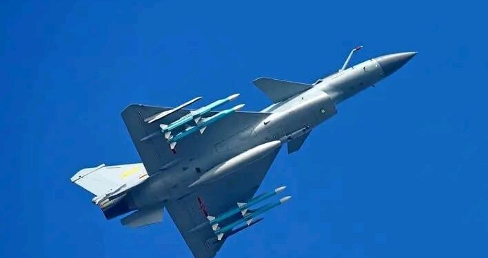 ভারতীয় বিমান বাহিনী ১২ টি Su-30 MKI যুদ্ধবিমান কেনার জন্য হিন্দুস্তান অ্যারোনটিক্স লিমিটেডকে দরপত্র দিয়েছে