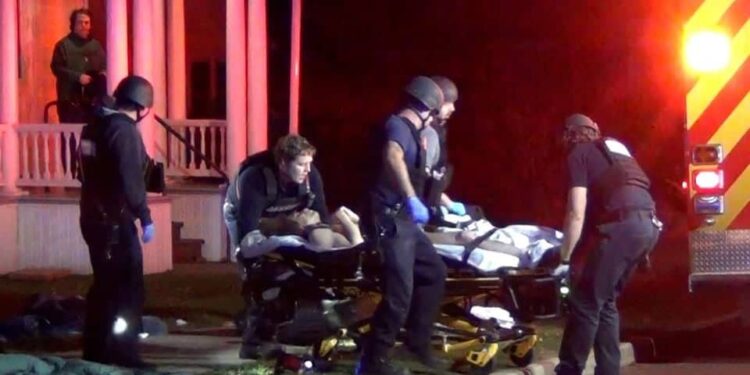 মুসলিমদের প্রতি ঘৃণা বাড়ছে আমেরিকায়, হামাস জঙ্গিদের মত পোশাক পরায় আক্রান্ত ৩ ফিলিস্তিনি পড়ুয়া