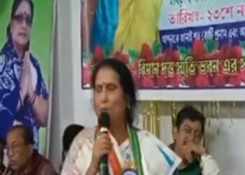 ভোটব্যাঙ্কের লোভেই কি শাসকদল পরিকল্পিতভাবে রাজ্যের জনবিন্যাসের পরিবর্তন ঘটাতে চাইছে ? হাবরার তৃণমূল নেত্রীর মন্তব্যে উঠছে প্রশ্ন