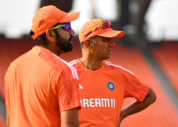 ফাইনাল ম্যাচ জিতে কোচ রাহুল দ্রাবিড়কে বিদায়ী উপহার দিতে চান রোহিত শর্মারা