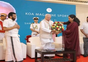 কেরালার রাজ্যপাল আরিফ মুহম্মদ খানেকে কালো পতাকা দেখাল এসএফআই