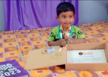 মাত্র আড়াই বছর বয়সে ইন্ডিয়া বুক অফ রেকর্ডসের সন্মান পেল বর্ধমানের আদিল