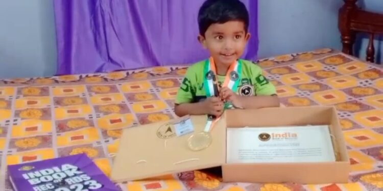 মাত্র আড়াই বছর বয়সে ইন্ডিয়া বুক অফ রেকর্ডসের সন্মান পেল বর্ধমানের আদিল