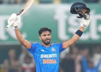 অস্ট্রেলিয়ার বিরুদ্ধে পঞ্চম টি-টোয়েন্টি ম্যাচে রেকর্ড গড়েছেন ভারতের ব্যাটসম্যান রুতুরাজ গায়কোয়াড