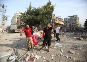 গাজায় ইসরায়েলি বিমান হামলায় ৭০ জনের মৃত্যু