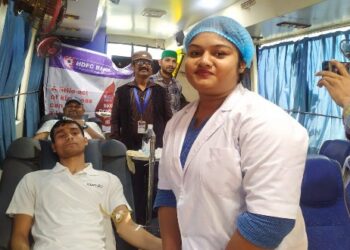 স্বেচ্ছাসেবী সংস্থার উদ্যোগে গুসকরায় রক্তদান শিবির