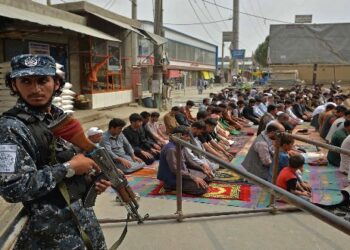 আফগানিস্তানের স্কুলগুলিকে মাদ্রাসায় রুপান্তরিত করে উগ্র ইসলামি শিক্ষা দিচ্ছে তালিবান