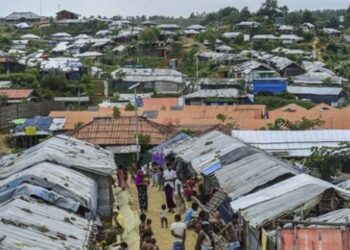 বাংলাদেশের উখিয়ার রোহিঙ্গা ক্যাম্পে দুই সন্ত্রাসী গোষ্ঠীর গোলাগুলি, মৃত ৪, আহত ২