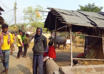 রাতের অন্ধকারে বর্ধমানের গ্রামে গরু চুরি করতে এসে গন ধোলাইয়ে মৃত্যু ২ গরুচোরের