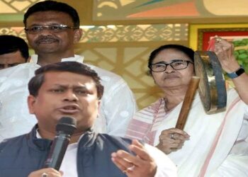 ‘একদিন বাংলার অর্ধেক মানুষ উর্দুভাষী হবে’ বললেন মন্ত্রী ফিরহাদ হাকিম, মন্ত্রীর মানসিকতা নিয়ে প্রশ্ন তুললেন সুকান্ত মজুমদার