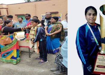 জাতীয় যোগা প্রতিযোগিতায় প্রথম স্থানাধিকারী গৌতমি দাসকে সম্মাননা জানাল ‘বর্ধমান সহযোদ্ধা’