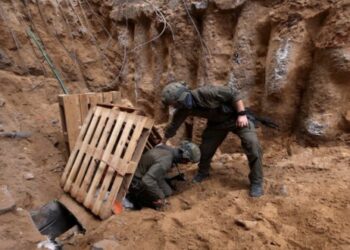 সন্ত্রাসী হামাসের সুড়ঙ্গ থেকে ৫ পনবন্দির মৃতদেহ উদ্ধার