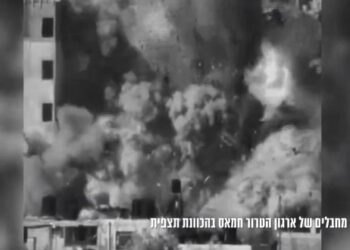 গাজা উপত্যকা জুড়ে হামাসের ঘাঁটিতে ফের হামলা চালালো ইসরায়েল