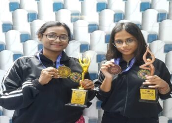 আন্তর্জাতিক যোগাসন প্রতিযোগিতায় বাংলার মুখ উজ্জ্বল করল কাটোয়ার রঙ্গিতা ও সায়ন্তনী