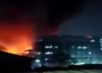 সুরাটের ইথার ইন্ডাস্ট্রিজে অগ্নিকাণ্ডে তদন্তের নিরপেক্ষতা নিয়েও প্রশ্ন