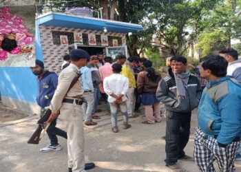 ভাতারে বেপরোয়া লরির ধাক্কায় মৃত যুবক, ধান কাটার জন্য মাঠে যাওয়ার পথেই ঘটে দুর্ঘটনা