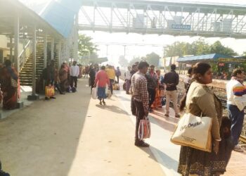 সাহেবগঞ্জ লুপ লাইনের ট্রেন যাত্রীদের জীবন যন্ত্রণা কবে বন্ধ হবে ? প্রশ্ন রেল যাত্রীদের