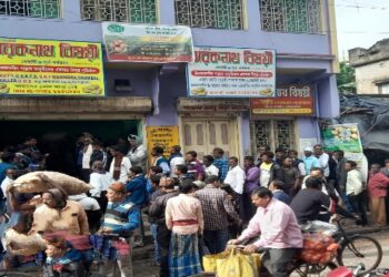 বৃষ্টি কমতেই মেমারিতে দ্বিগুন দামে বিক্রি হচ্ছে বীজ আলু, ক্ষোভ