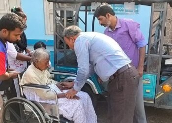 মহকুমাশাসকের মানবিক মুখ দেখা গেল মেমারিতে