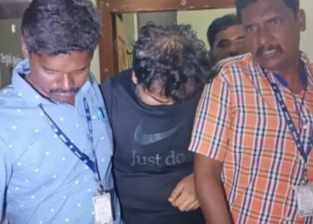 অবৈধ বালি খনন সংক্রান্ত তদন্তের মাঝেই ইডির এক আধিকারিককে গ্রেফতার করেছে তামিলনাড়ু পুলিশ