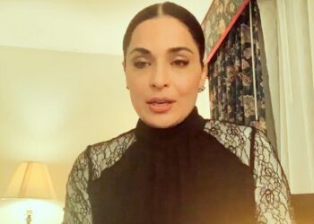 পাকিস্তানি অভিনেত্রী মীরার বাড়ি থেকে সর্বস্ব নিয়ে চম্পট দিল দুষ্কৃতী দল