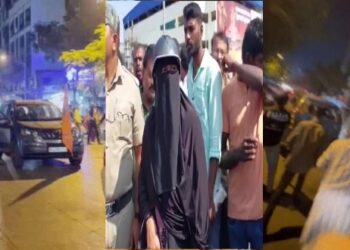 মুম্বাইয়ে রামভক্তদের উপর হামলা মুসলিম জনতার, কর্ণাটকের শিবমোগায় হিন্দুদের ভিড়ে ঢুকে ‘আল্লাহ-হু-আকবর’ স্লোগান বোরখাধারী মহিলার