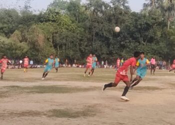 ভাতারে নক আউট ফুটবল টুর্নামেন্টে চ্যাম্পিয়ন হুগলির শিয়াখালা অগ্রগামী সংঘ
