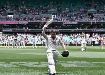 আন্তর্জাতিক টেস্ট ক্রিকেটকে বিদায় জানালেন অস্ট্রেলিয়ার ডেভিড ওয়ার্নার