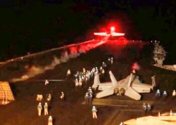 ফের সন্ত্রাসী গোষ্ঠী হুথিদের ঠিকানায় হামলা চালালো আমেরিকা ও ব্রিটেনের যৌথবাহিনী