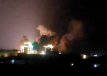 ইয়েমেনের হুথি বিদ্রোহীদের ঘাঁটিতে হামলা চালিয়েছে আমেরিকা-ব্রিটেন