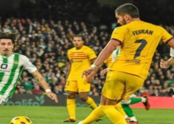 স্প্যানিশ লা লিগায় বেটিসকে ৪-২ ব্যবধানে পরাজিত করেছে বার্সেলোনা