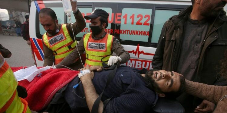 পাকিস্তানে শিশুদের পোলিও টিকাদান কর্মীদের নিরাপত্তার দায়িত্বে থাকা দুই পুলিশকে গুলি করে হত্যা