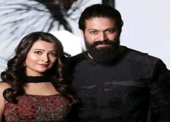 দক্ষিনি সুপারস্টার যশের জন্মদিনের কাট-আউট লাগাতে গিয়ে বিদ্যুৎস্পৃষ্ট হয়ে মৃত্যু ৩ ভক্তের