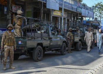 বেলুচিস্তানে কারাগার সহ একাধিক সরকারী অফিসে বিদ্রোহীদের হামলায় মৃত অর্ধ শতাধিক