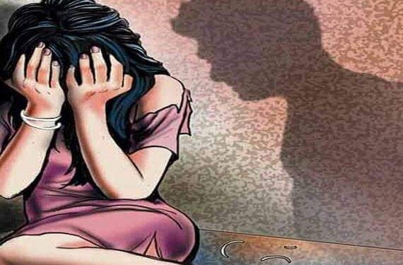 পুলিশের বিরুদ্ধে উঠল বিয়ের প্রতিশ্রুতি দিয়ে সহবাসের অভিযোগ