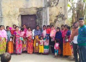 মিডডে মিল নিয়ে অসন্তোষের জেরে অঙ্গনওয়ারি কেন্দ্রের কর্মী ও সহায়িকাকে ঘিরে বিক্ষোভ