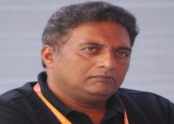 নরেন্দ্র মোদীর কট্টর সমালোচক হওয়ায় ৩ রাজনৈতিক দল প্রার্থী হওয়ার জন্য প্রস্তাব দিচ্ছে : জানালেন অভিনেতা প্রকাশ রাজ